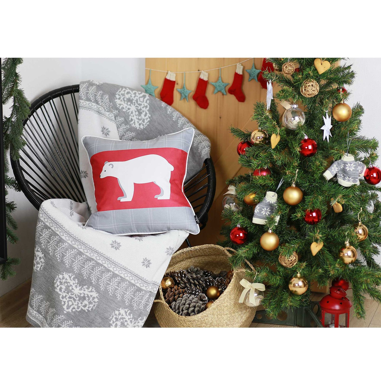 18"X18" Christmas Bear Printed Decorative Throw Pillow Cover