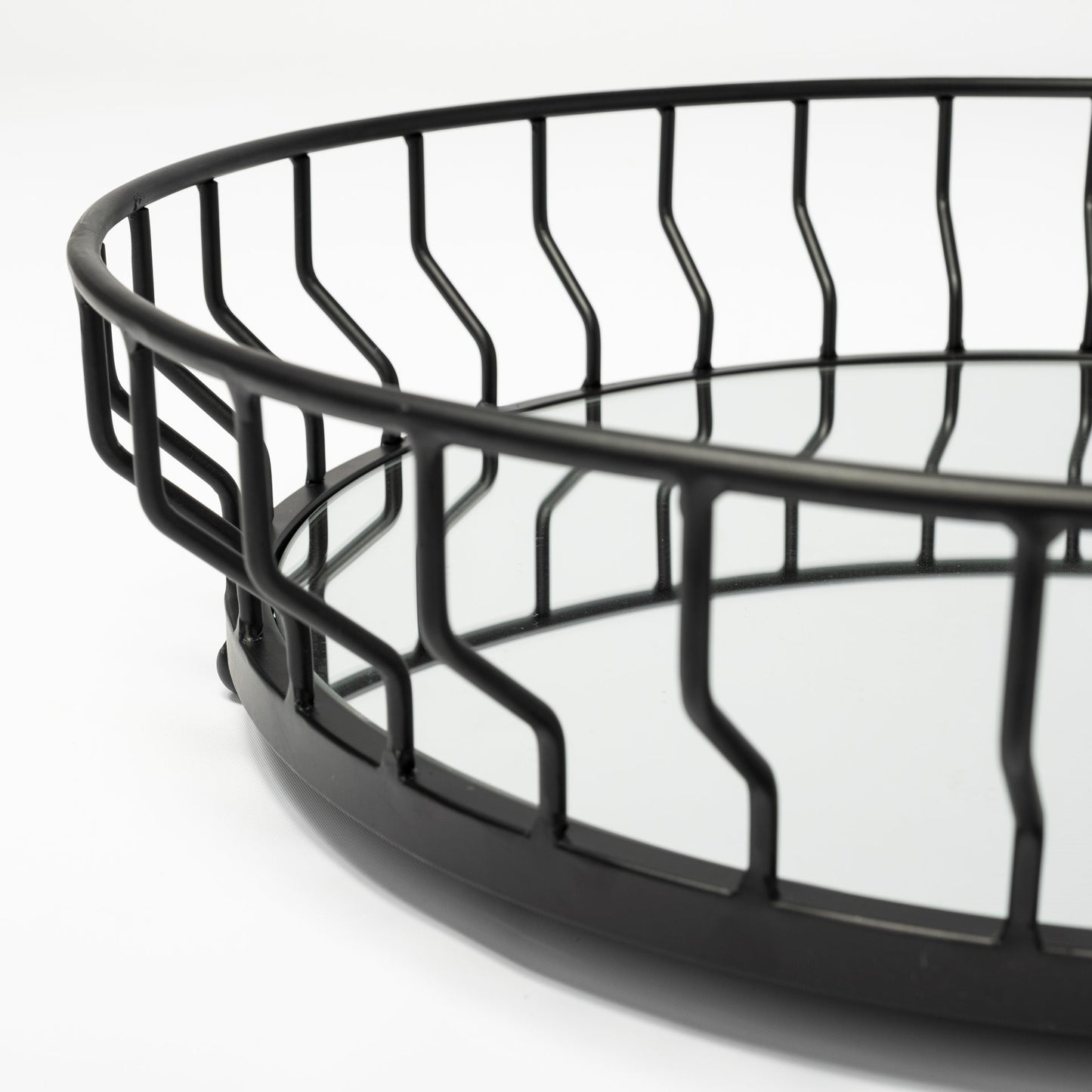 20" Matte Black Wavy Metal With Mirrored Glass Bottom Round Tray