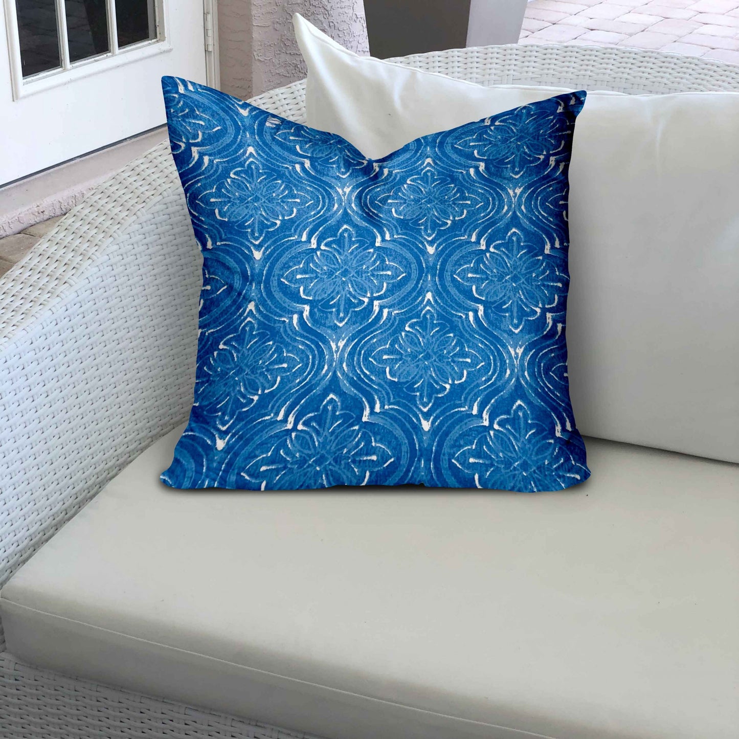 12" X 16" Blue And White Zippered Ikat Lumbar Indoor Outdoor Pillow