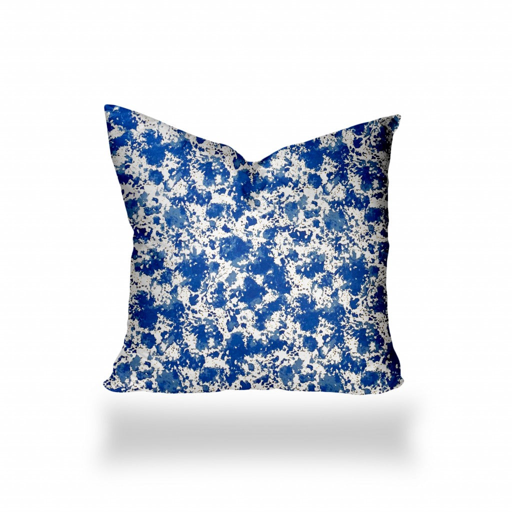 12" X 16" Blue And White Crab Enveloped Lumbar Indoor Outdoor Pillow Cover