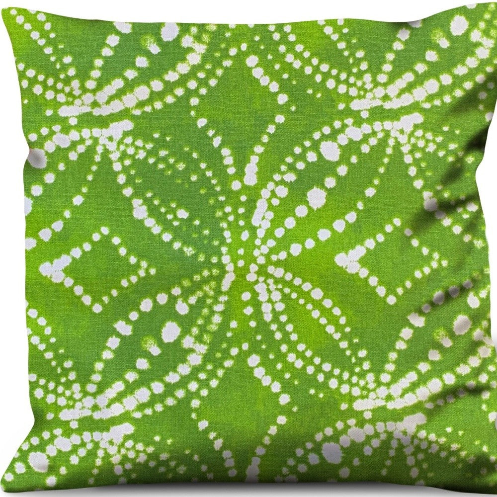 14" Green and White Medallion Cotton Throw Pillow Cover