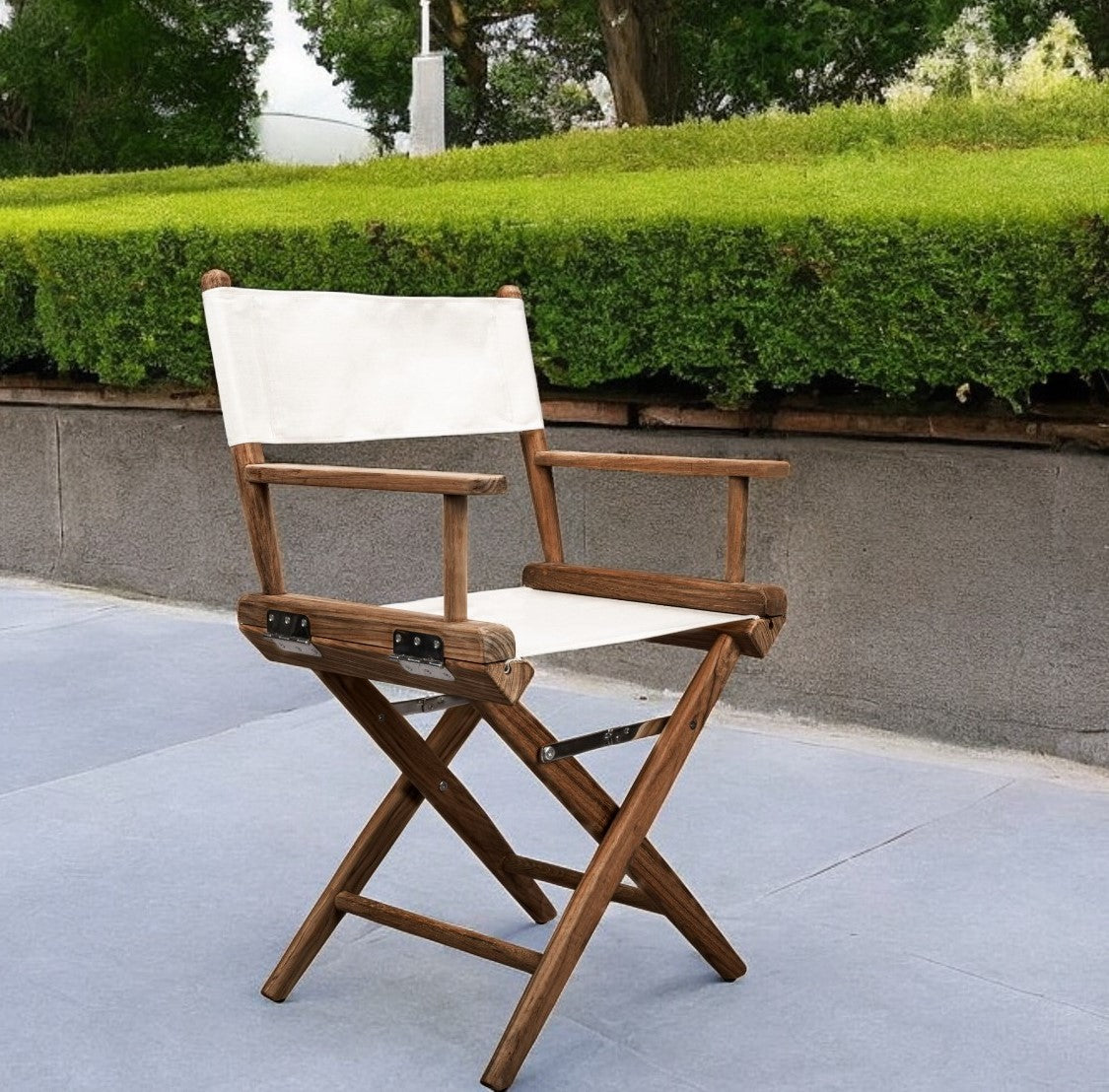 23" Brown and Ivory and Natural Wood Solid Wood Indoor Outdoor Director Chair